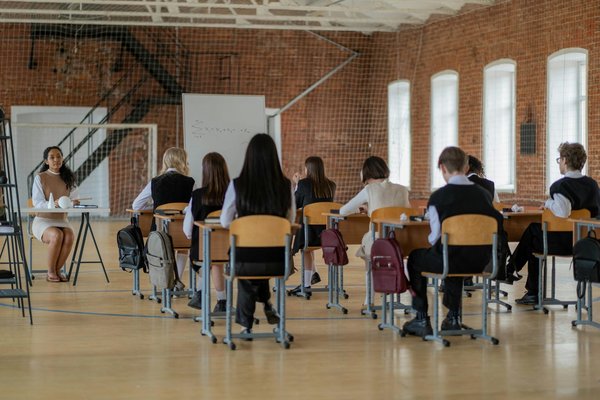 Navigating the Legal Labyrinth: Essential Tactics for UK Firms to Secure a Financial Services License